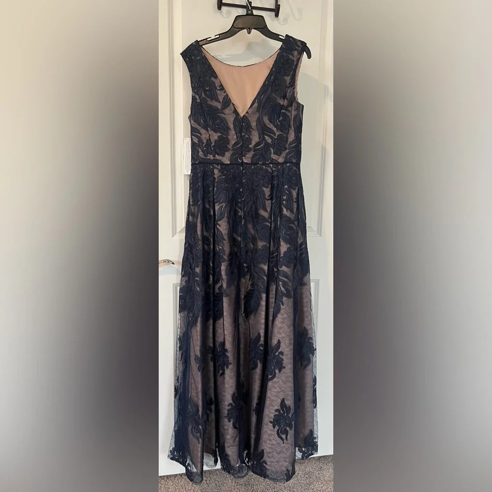 NWT Aiden Mattox STUNNING navy gown. - Picture 3 of 6